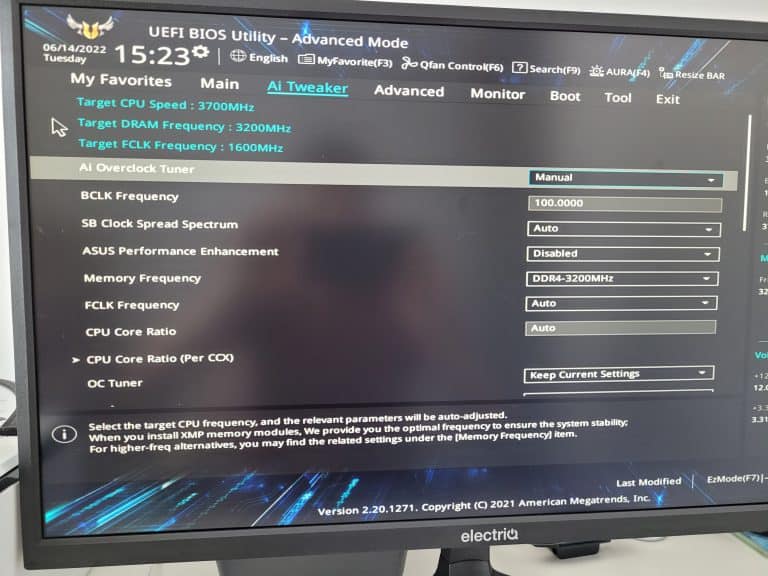 Setting manual CPU clock frequency in the Asus BIOS by changing the Ai Overclock value from Auto to Manual