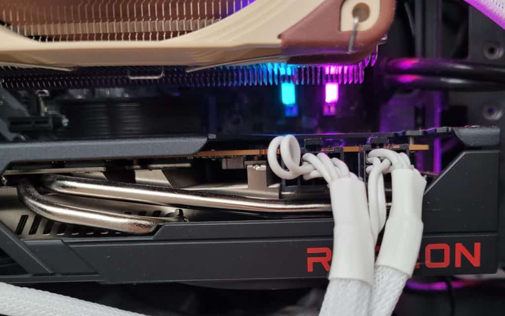 Running PCIe power cables below the GPU