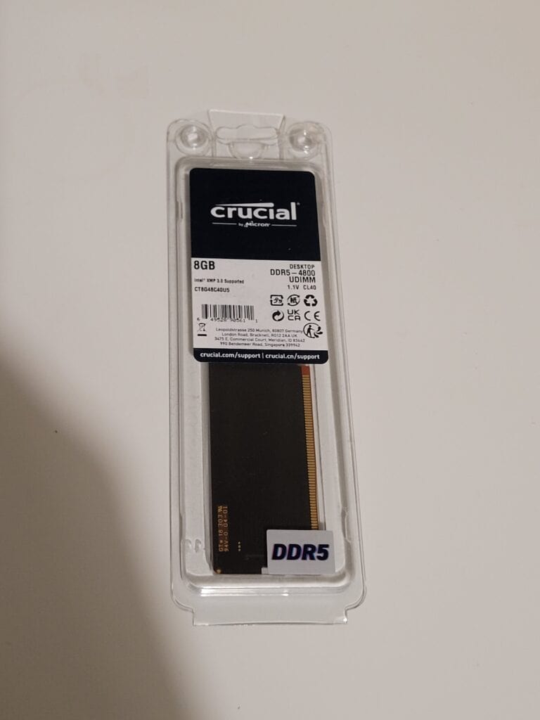 New DDR5 RAM in a box with no heatsink on them